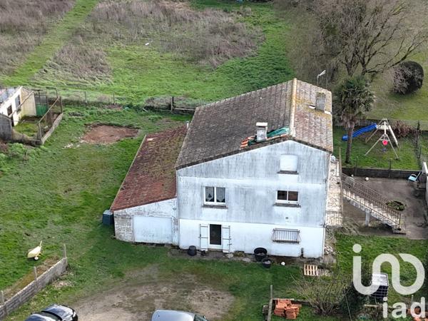 Maison 7 pièces de 180 m² à Balanzac (17600)