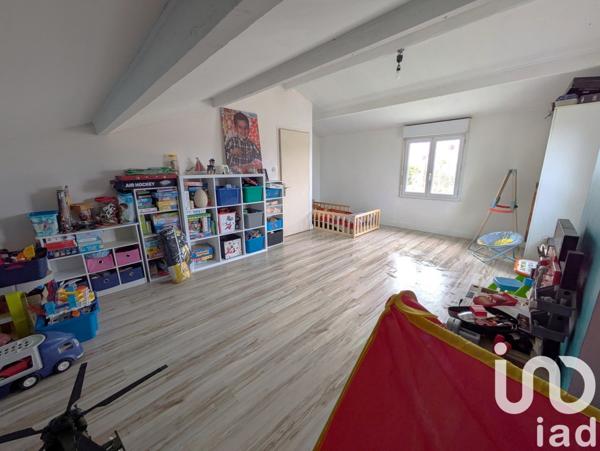 Maison 7 pièces de 180 m² à Balanzac (17600)