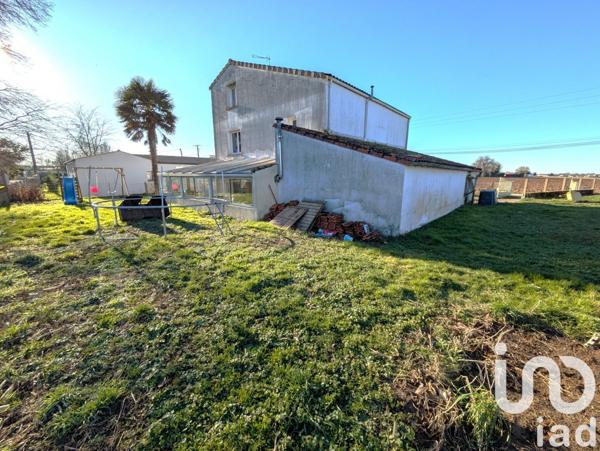 Maison 7 pièces de 180 m² à Balanzac (17600)