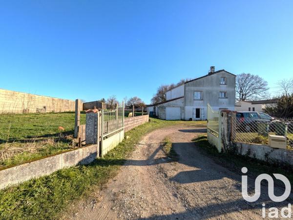 Maison 7 pièces de 180 m² à Balanzac (17600)