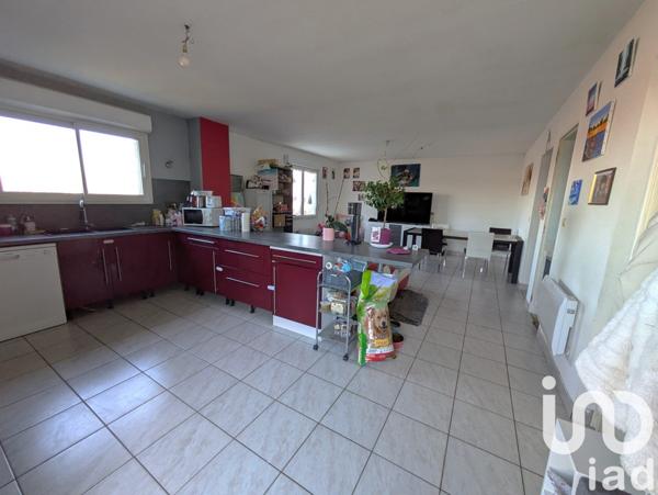 Maison 7 pièces de 180 m² à Balanzac (17600)