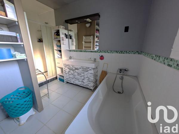 Maison 7 pièces de 180 m² à Balanzac (17600)