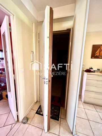 Bel appartement lumineux, refait avec des matériaux de qualité.