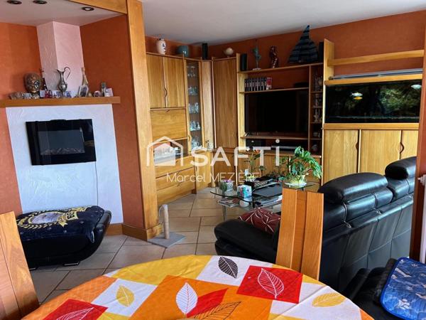 Bel appartement lumineux, refait avec des matériaux de qualité.