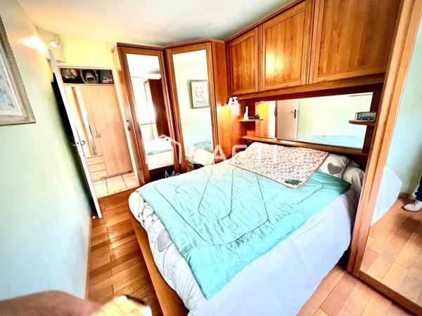 Bel appartement lumineux, refait avec des matériaux de qualité.