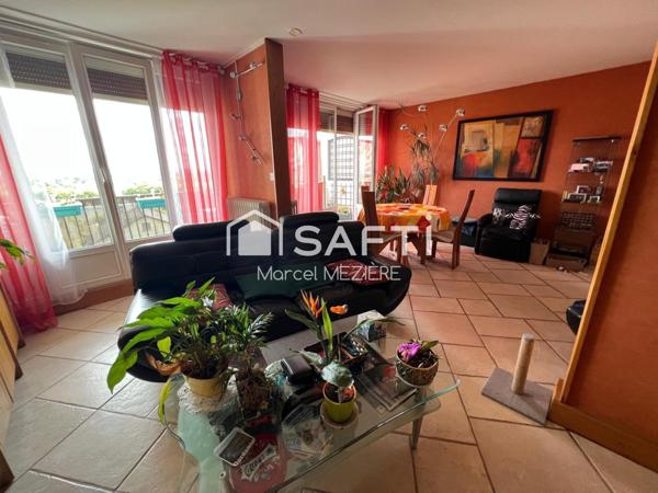 Bel appartement lumineux, refait avec des matériaux de qualité.