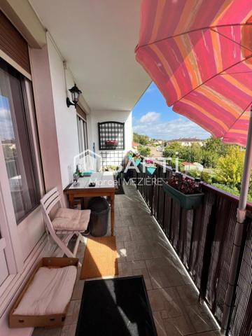 Bel appartement lumineux, refait avec des matériaux de qualité.