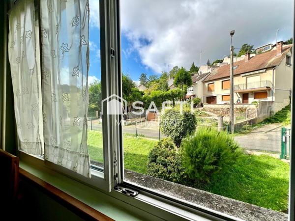 Bel appartement lumineux, refait avec des matériaux de qualité.