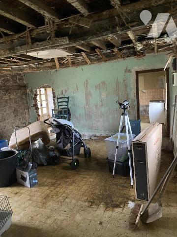 LONGERE A RENOVER AVEC TERRAIN