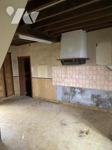 LONGERE A RENOVER AVEC TERRAIN