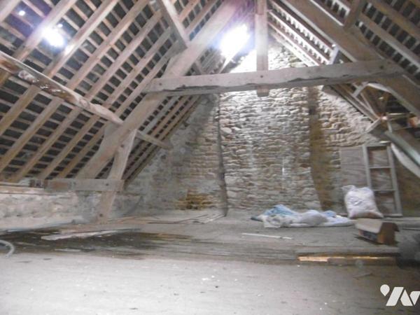 LONGERE A RENOVER AVEC TERRAIN