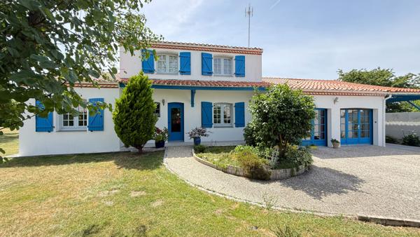 LA ROCHE SUR YON Maison 5 chambres sur terrain 1700 m² - EXCLUSIVITE AMANDA