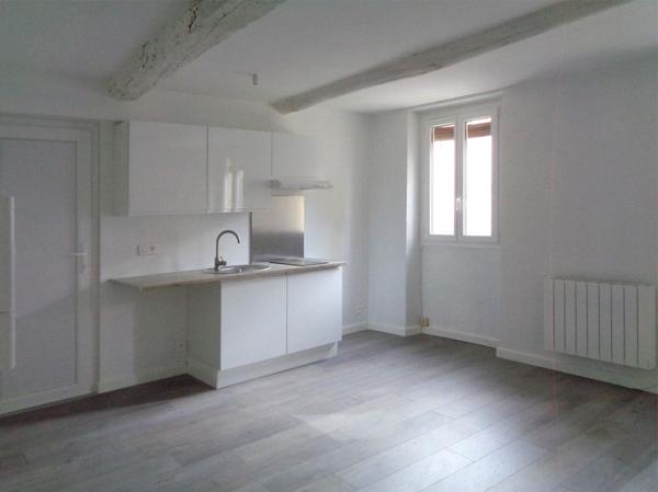 Pignans (83790) VENTE : appartement F2 loué (33,5 m² Carrez) à PIGNANS