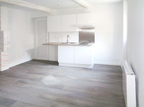 Pignans (83790) VENTE : appartement F2 loué (33,5 m² Carrez) à PIGNANS