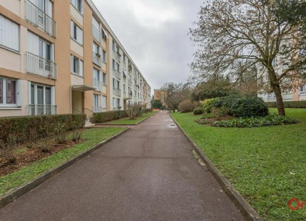 Stationnement à vendre  •  Yerres