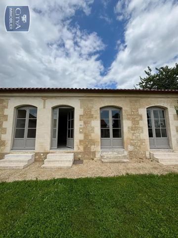 Appartement à louer 3 pièces 65.7m² Fontenay-le-Comte (85200)