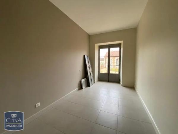 Appartement à louer 3 pièces 65.7m² Fontenay-le-Comte (85200)