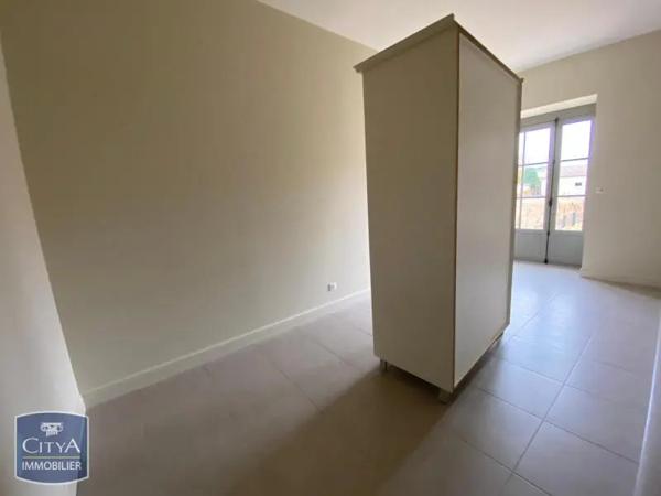 Appartement à louer 3 pièces 65.7m² Fontenay-le-Comte (85200)