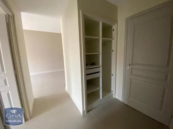 Appartement à louer 3 pièces 65.7m² Fontenay-le-Comte (85200)