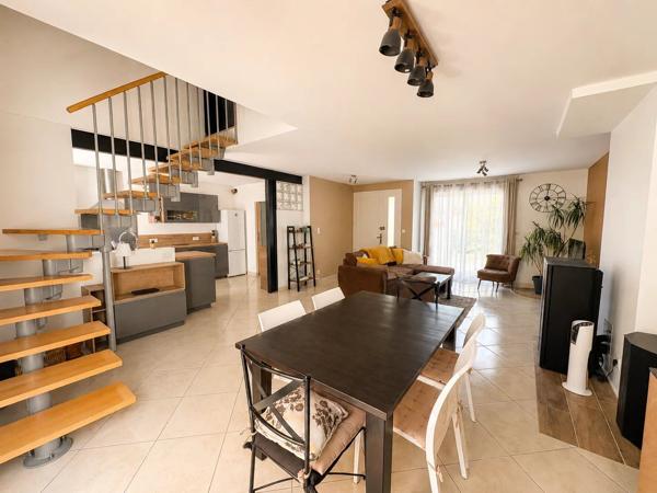 Vente                                                      Maison
                        
                                         107 m2                     à Bouaye