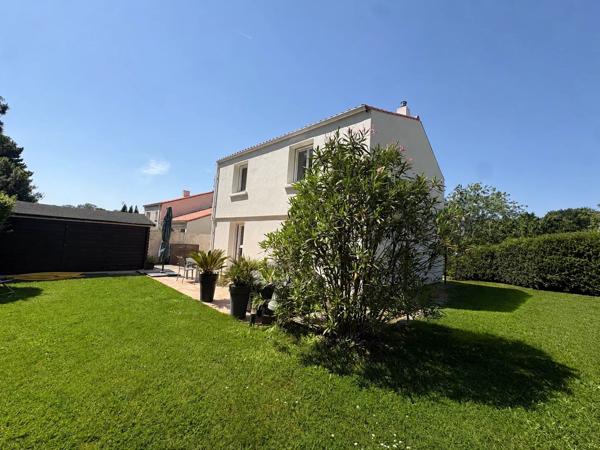 Vente                                                      Maison
                        
                                         107 m2                     à Bouaye