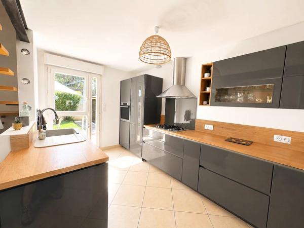 Vente                                                      Maison
                        
                                         107 m2                     à Bouaye