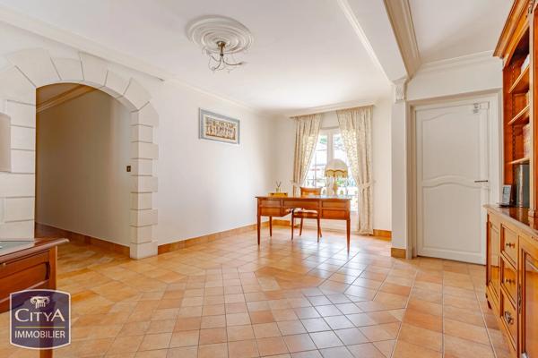 Maison à vendre 5 pièces 340m² Chambray-lès-Tours (37170)