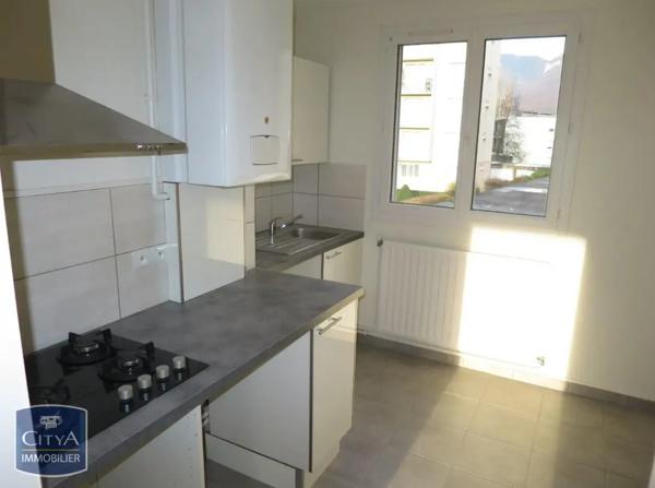 Appartement à louer 3 pièces 60.84m² Saint-Égrève (38120)