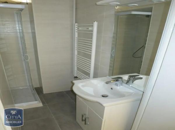 Appartement à louer 3 pièces 60.84m² Saint-Égrève (38120)