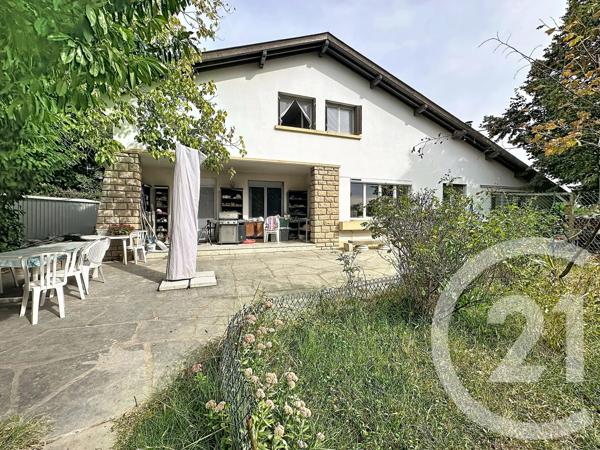 Maison à vendre  6 pièces - 172 m 2   FEYZIN  - 69