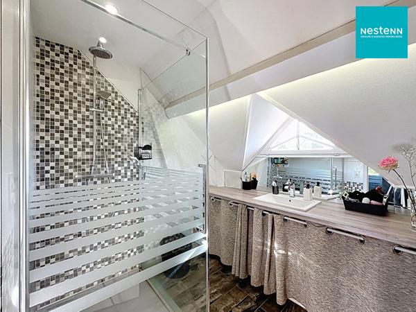 Maison Savigneux 42600 de 171 m² - 5 chambres - avec piscine sur terrain 1300 m² environ