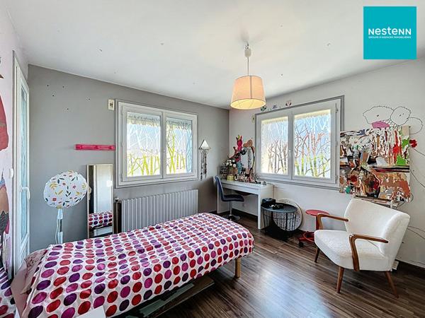 Maison Savigneux 42600 de 171 m² - 5 chambres - avec piscine sur terrain 1300 m² environ