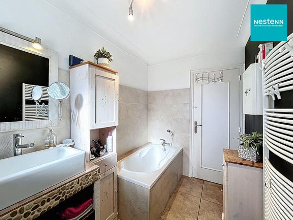 Maison Savigneux 42600 de 171 m² - 5 chambres - avec piscine sur terrain 1300 m² environ