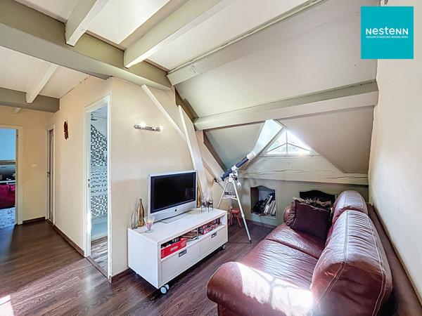 Maison Savigneux 42600 de 171 m² - 5 chambres - avec piscine sur terrain 1300 m² environ