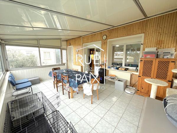 86100 CHATELLERAULT Maison avec sous-sol complet 148m 4 chambres Véranda Terrain 631 m²