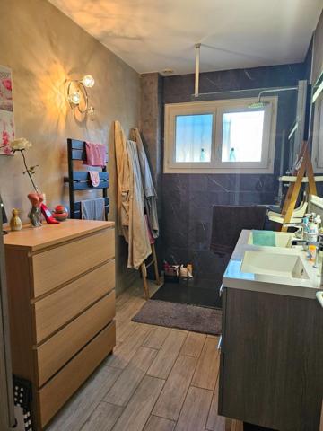 A 10 MINUTES DE DIJON, CHARMANTE MAISON DE VILLAGE SUR UN TERRAIN DE 599M2