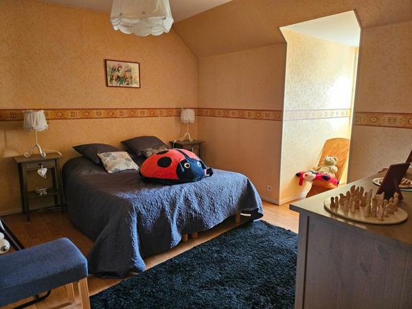 A 10 MINUTES DE DIJON, CHARMANTE MAISON DE VILLAGE SUR UN TERRAIN DE 599M2