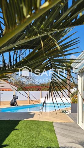 Maison aux beaux volumes sans travaux avec 3 chambres, 1 bureau, véranda avec jacuzzi et piscine chauffée, le tout sur terrain clos proche tous services.