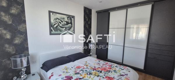 Maison aux beaux volumes sans travaux avec 3 chambres, 1 bureau, véranda avec jacuzzi et piscine chauffée, le tout sur terrain clos proche tous services.