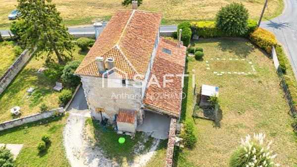 Maison Charentaise, cuisine, séjour, 3 chambres, dépendances