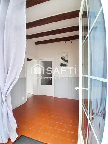 Maison Charentaise, cuisine, séjour, 3 chambres, dépendances