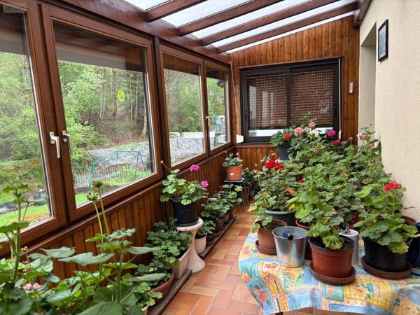 Maison de ville à vendre à Remiremont dans les Vosges (88200), ref : 202500351   
Faubourg du Val d'Ajol - Piscine