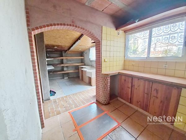 Montescot, maison atypique avec beaucoup de charme à rafraichir / SH 130 m² sur une parcelle de 375m².