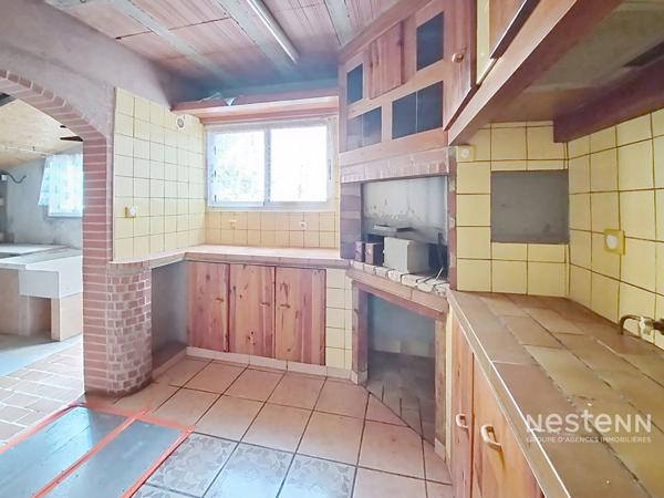 Montescot, maison atypique avec beaucoup de charme à rafraichir / SH 130 m² sur une parcelle de 375m².