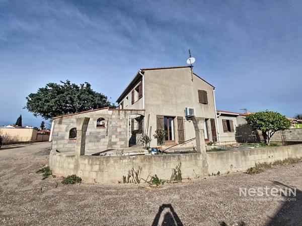 Montescot, maison atypique avec beaucoup de charme à rafraichir / SH 130 m² sur une parcelle de 375m².