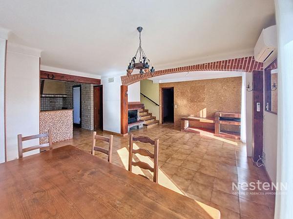 Montescot, maison atypique avec beaucoup de charme à rafraichir / SH 130 m² sur une parcelle de 375m².