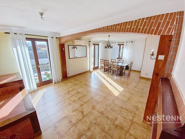 Montescot, maison atypique avec beaucoup de charme à rafraichir / SH 130 m² sur une parcelle de 375m².