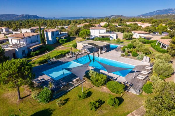 Lecci (20137) Investissement global en Corse-du-Sud : résidence premium avec piscine & conciergerie 4**** à Porto-Vecchio