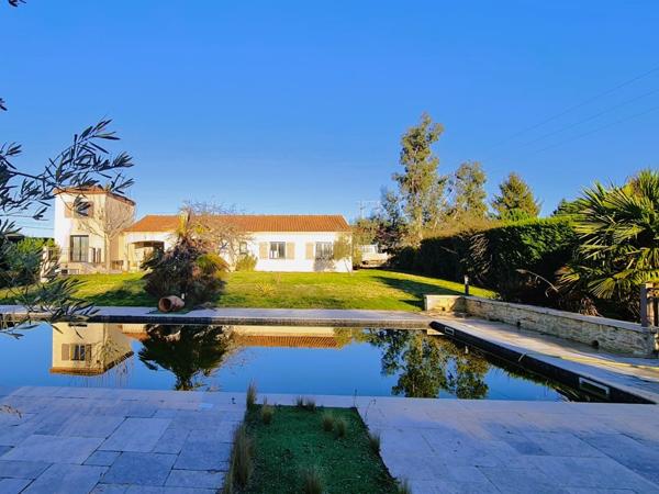 Montayral (47500) Maison vie de plain pied 4 chambres, piscine et dépendances à Montayral