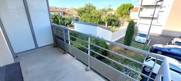 Beau t2 + balcon + garage